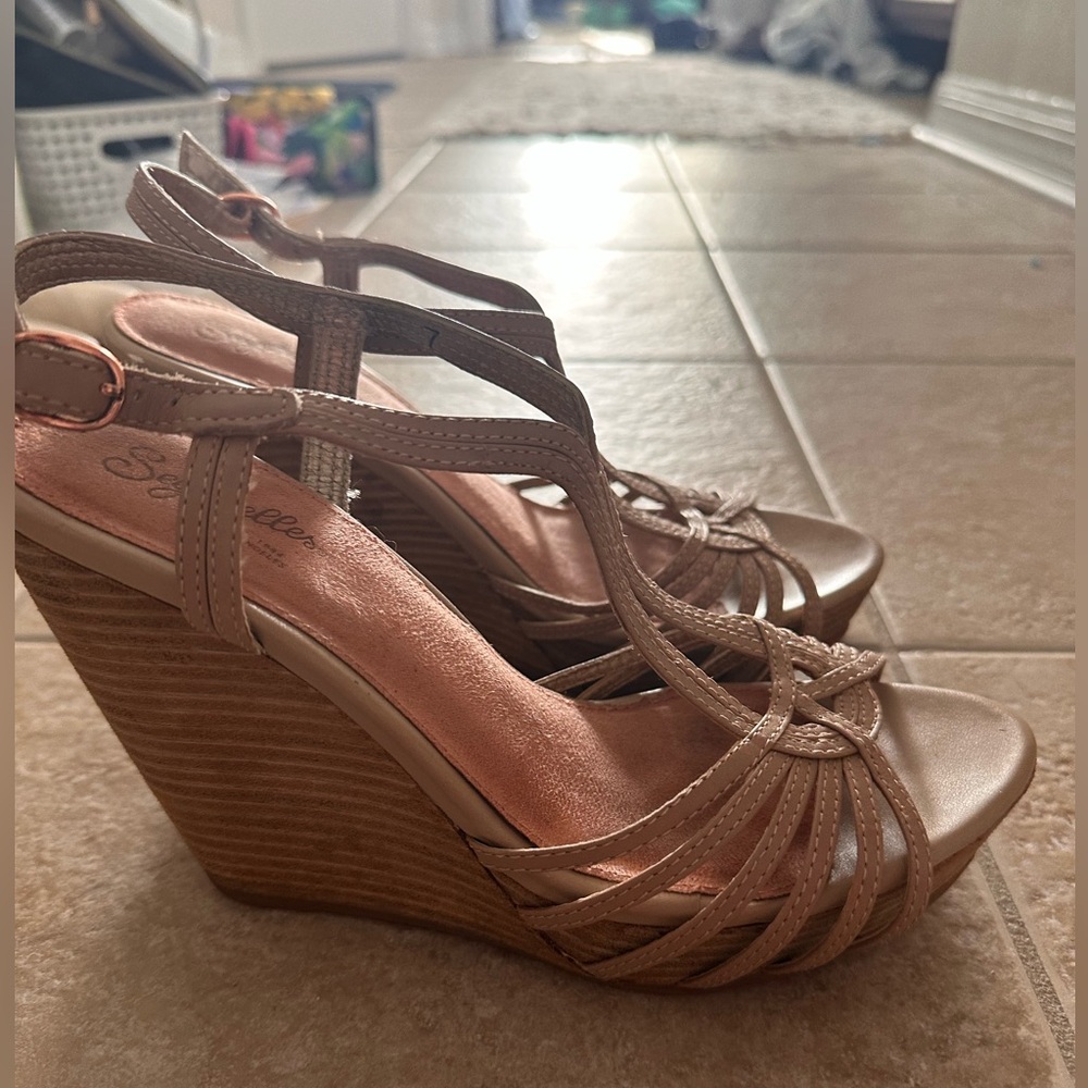 Seychelles wedges. Light pink/nude color. - Picture 2 of 3